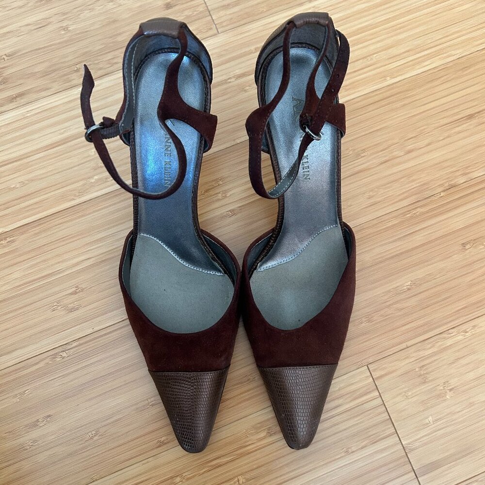 Women's Sz 7 1/2 M Anne Klein brown suede and textured shoes